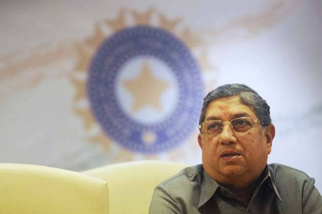 IPL scandal: Srinivasan shows no signs of quitting