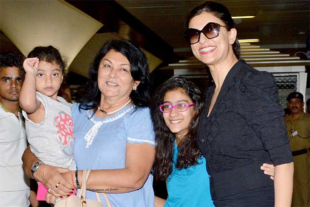 Snapshot: Look how grown-up Sushmita Sen's daughters have become!