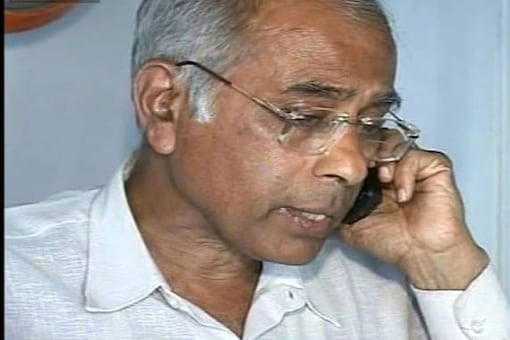 Dabholkar murder: Uddhav Thackeray accuses Maharashtra of vilifying Hindu groups