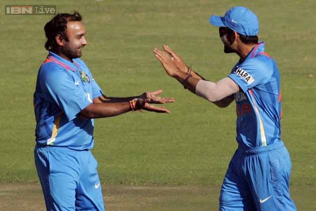 अजित अगरकर के साथ खेल चुके इन 3 स्पिनरों ने अब तक नहीं लिया क्रिकेट से संन्यास, एक को दोस्ती के कारण मिली टीम इंडिया में जगह 4 Record-Setting Amit Mishra Makes Zimbabwe Dance To His Tune - News18