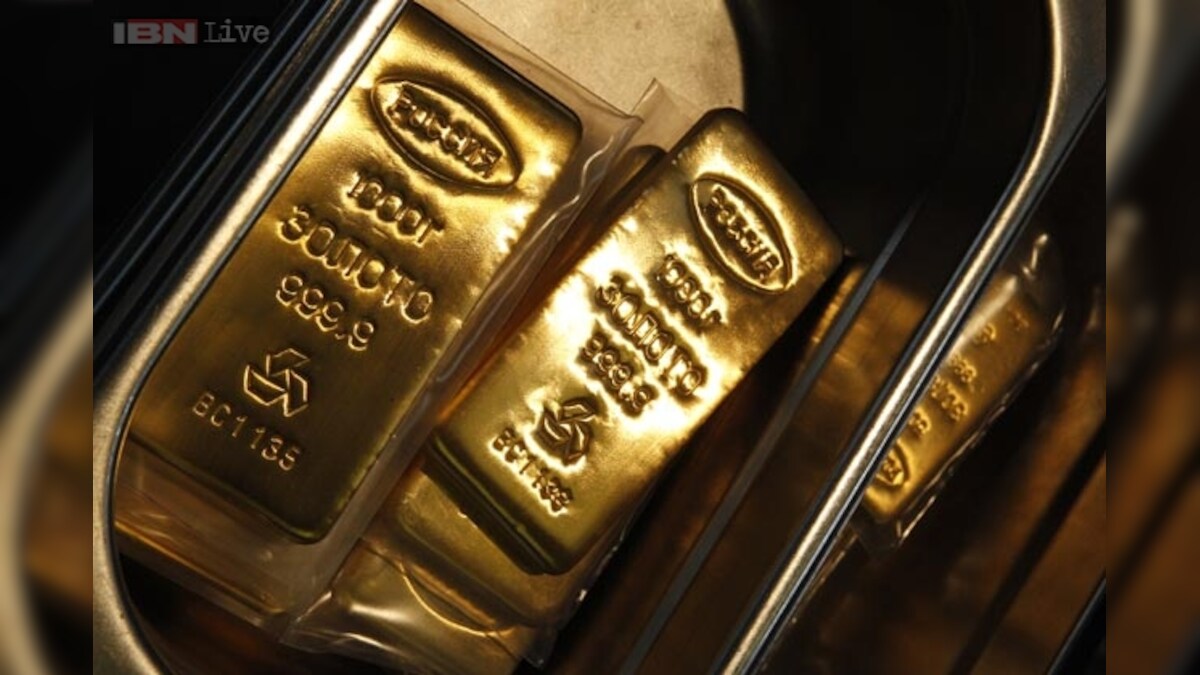 12 gold bars seized from two Sri Lankan passengers