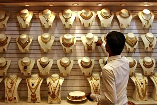 China to overtake India as No.1 gold consumer
