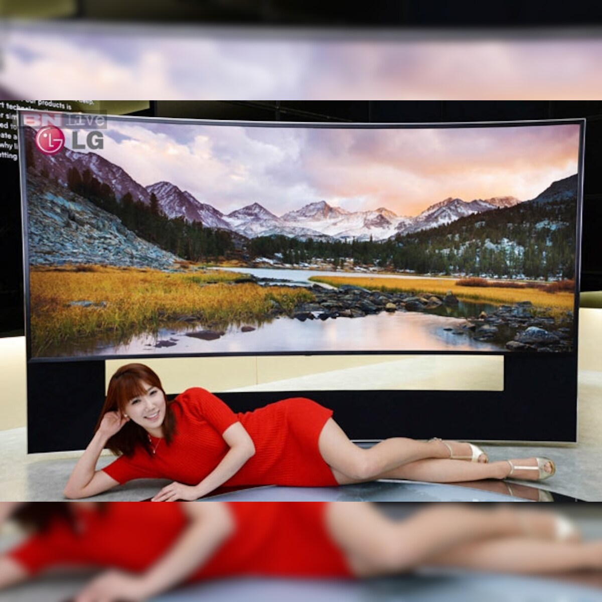 It S Samsung Versus Lg In The 105 Inch Curved Tv Battle