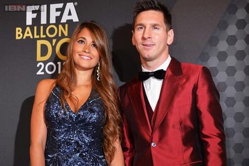 Photos: Lionel Messi turns up at Ballon d'Or in awful, shiny, burgundy ...
