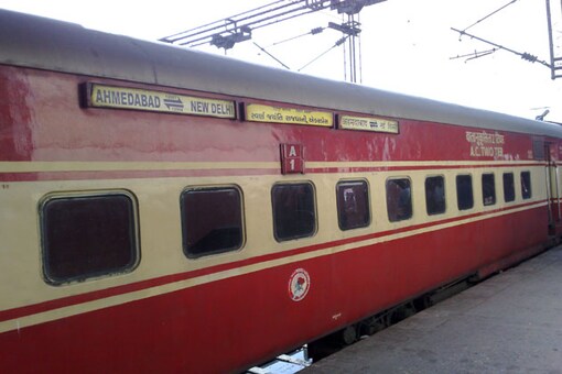 'Alert' railway staff helps avert major mishap on Ahmedabad-bound Rajdhani train