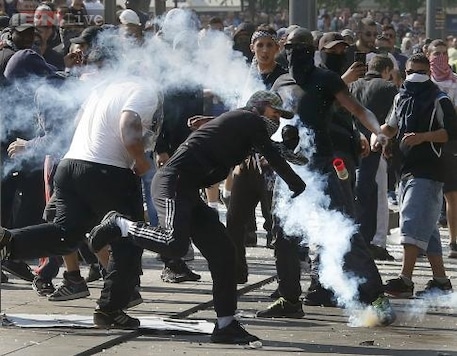 Thousands ignore ban in Paris to protest Israeli offensive in Gaza