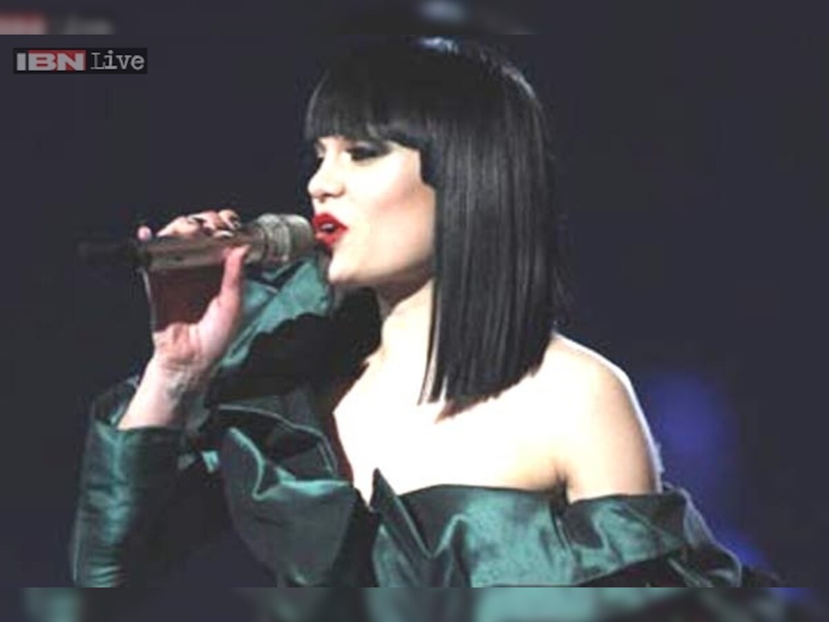 Jessie J Performs An Acoustic Version Of Bang Bang Jessie J Performs An Acoustic Version Of Bang Bang