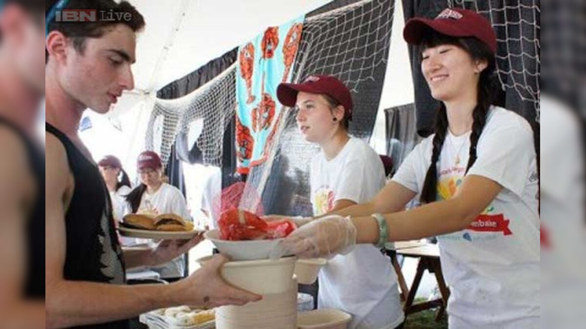 UMass starts semester with a giant world recordsetting clambake dinner