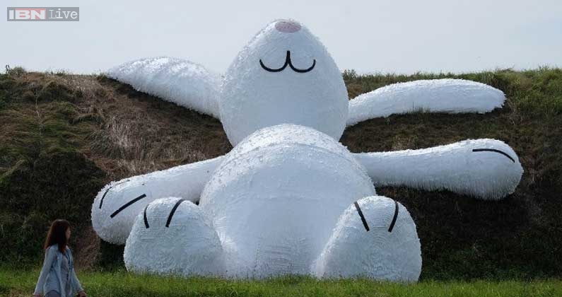 Dutch artist creates an 82.5 feet tall rabbit at Taiwan's Mid-Autumn ...