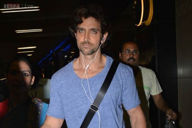 Hrithik Roshan raises funds for Jammu and Kashmir flood victims - News18