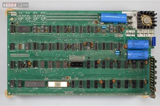 Apple-1, the first Apple computer from 1976, sells for $905,000 at auction