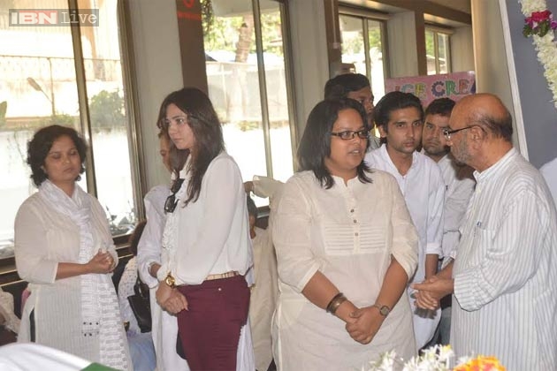 Celebrities Pay Their Last Respect To Actor Sadashiv Amrapurkar