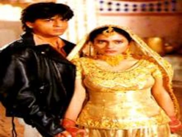 ddlj kajol orange dress DDLJ turns 26: Kajol expresses gratitude to fans for love, know in details, Scene From Dilwale Dulhania Le Jayenge