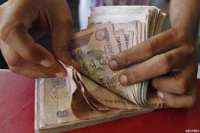 Rupee logs best gain in 3 weeks, up 40 paise vs US dollar