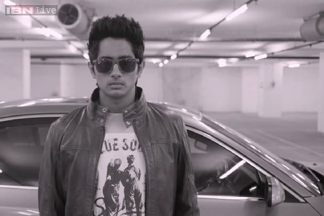 Enakkul Oruvan' new stills: Siddharth sports two distinct looks in Prasad Ramar's new psychological thriller Enakkul Oruvan' new stills: Siddharth sports two distinct looks in Prasad Ramar's new psychological thriller