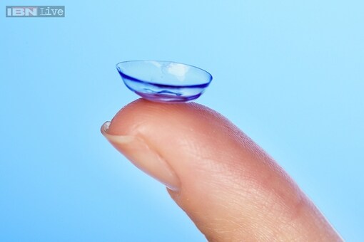 A first-of-its-kind contact lenses that allow users to zoom in and zoom out with the wink of an eye