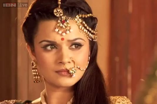 Aashka Goradia denies rumors of leaving historical TV show 'Maharana Pratap'
