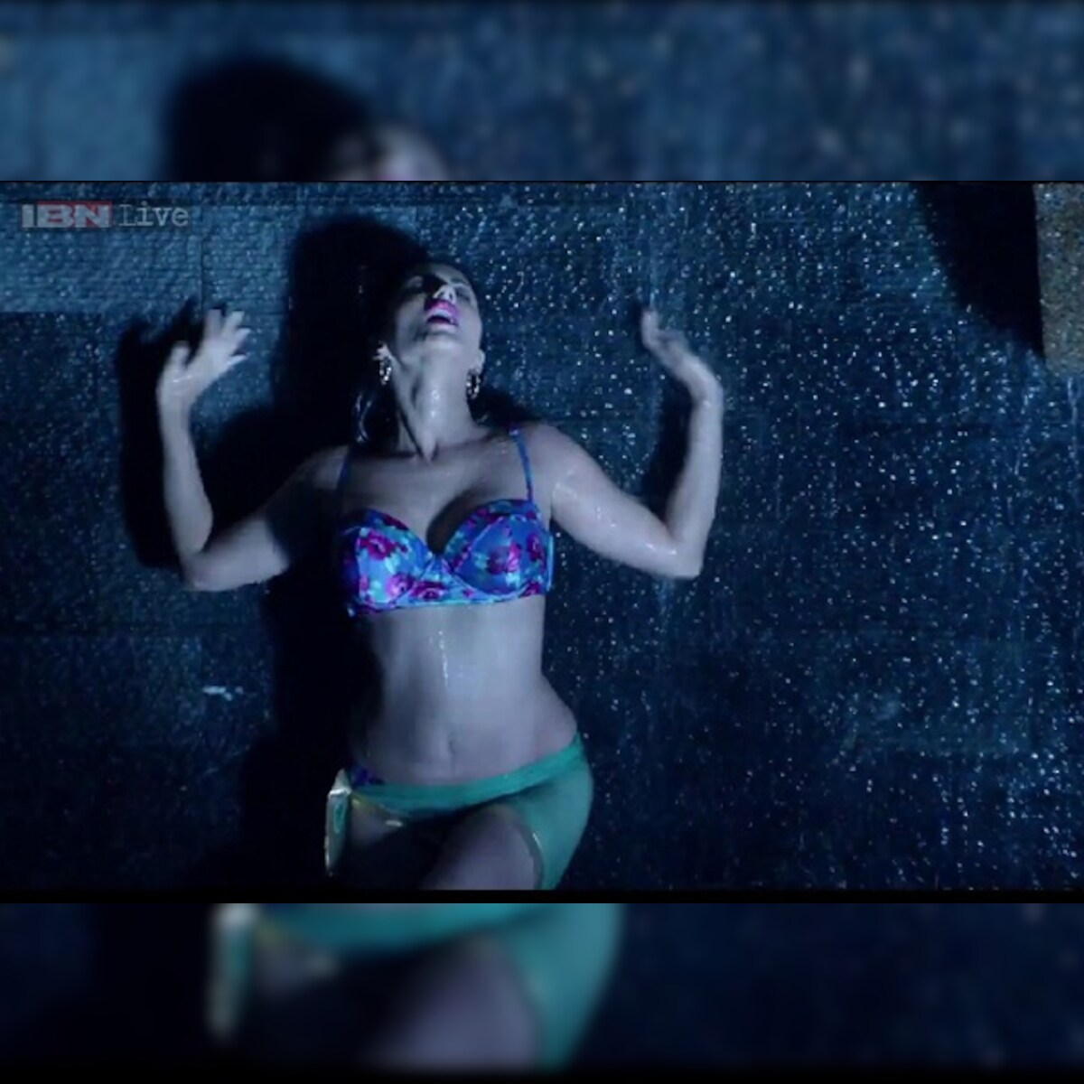 Kuch Kuch Locha Hai' first stills: Sunny Leone reminds fans of Vidya Balan,  spoofs Marilyn Monroe's iconic pose