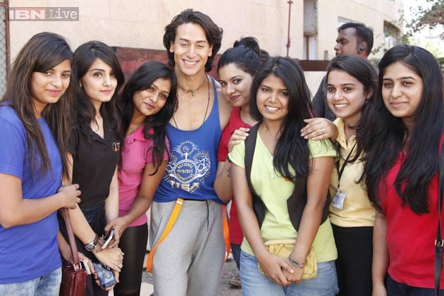 Photos: Tiger Shroff poses for selfies, performs with fans while shooting a  video with Atif Aslam