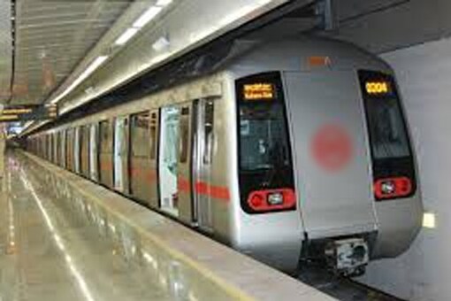 Man jumps in front of Metro train at INA station