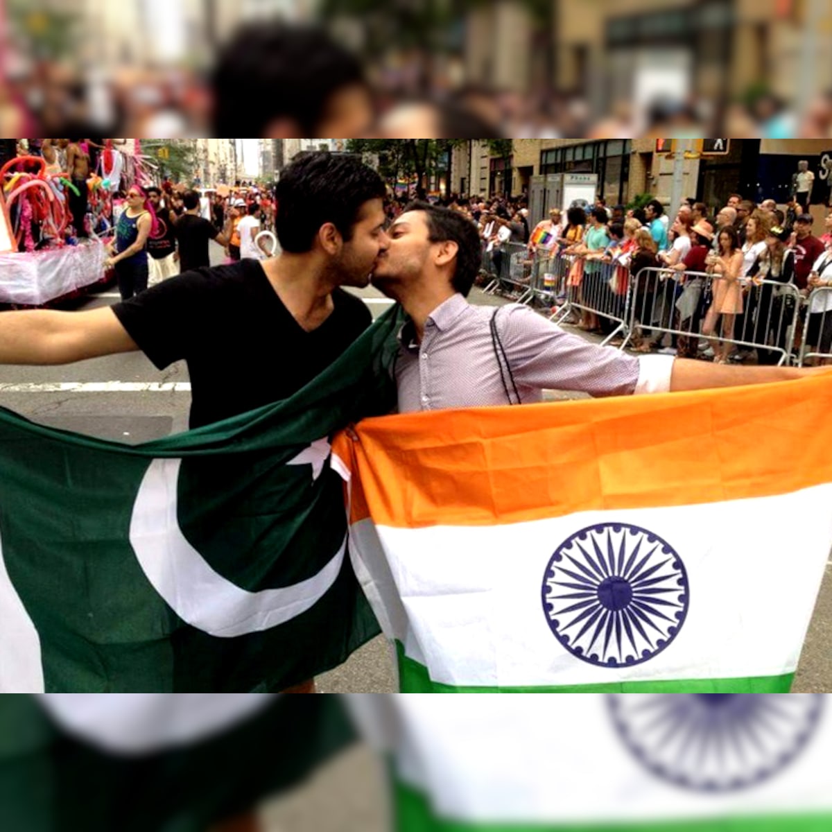 Photo Of The Day This Picture Of A Gay Couple Kissing In Pride Is The Perfect Example Of Make Love Not War