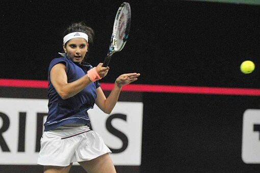Sania Mirza, Casey Dellacqua suffer 1st round defeat at WTA Aegon Classic