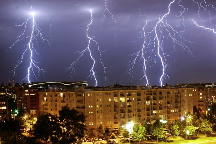 24 awe-inspiring photos of lightning from around the world, that are ...