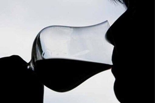 Shocking videos of Tamil Nadu children consuming liquor go viral; PMK, MDMK express concern