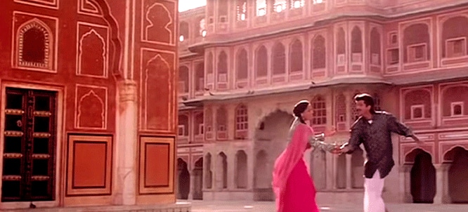 https://images.news18.com/ibnlive/uploads/2015/07/koyalsibetahawamahal1.gif