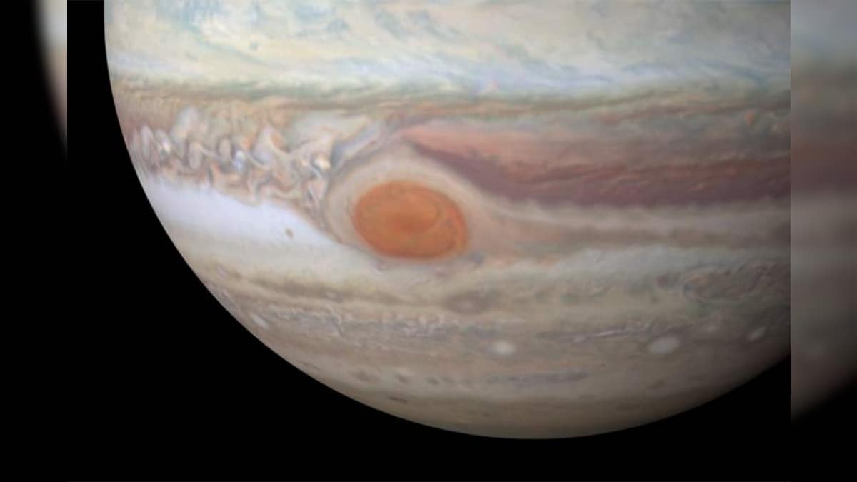 New Nasa Images Show Jupiters Great Red Spot Shrinking Continuously