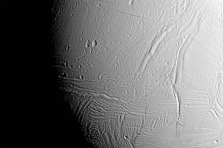 NASAs Cassini captures close up of Saturns icy moon Enceladus