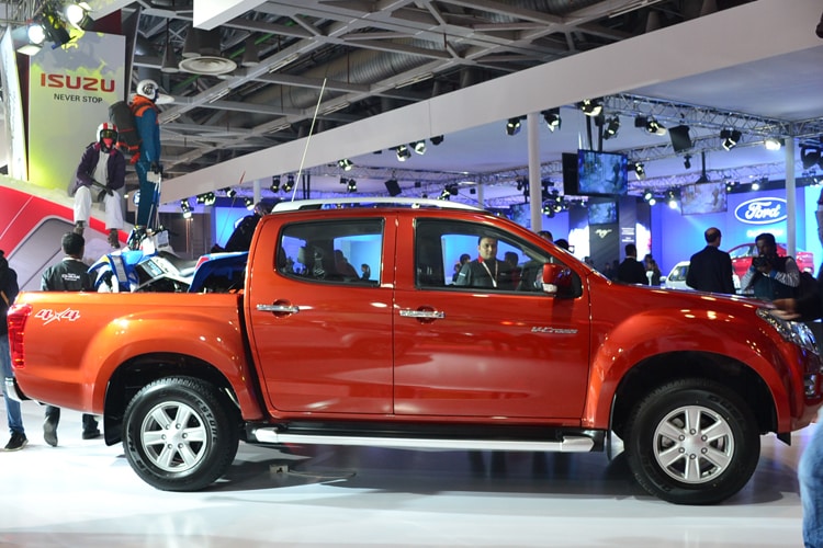 Auto Expo 2016 Isuzu Unveils India S First Adventure Utility Auto Expo 2016 Isuzu Unveils India S First Adventure Utility Vehicle D Max V Cross News18