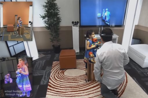 Watch: Microsoft demonstrates HoloLens' virtual teleportation capabilities