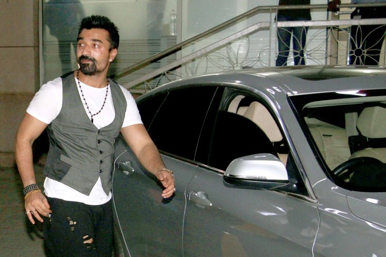 RIP Pratyusha Banerjee: Dolly Bindra, Ajaz Khan and other stars visit Mumbai hospital to express condolences - Photogallery