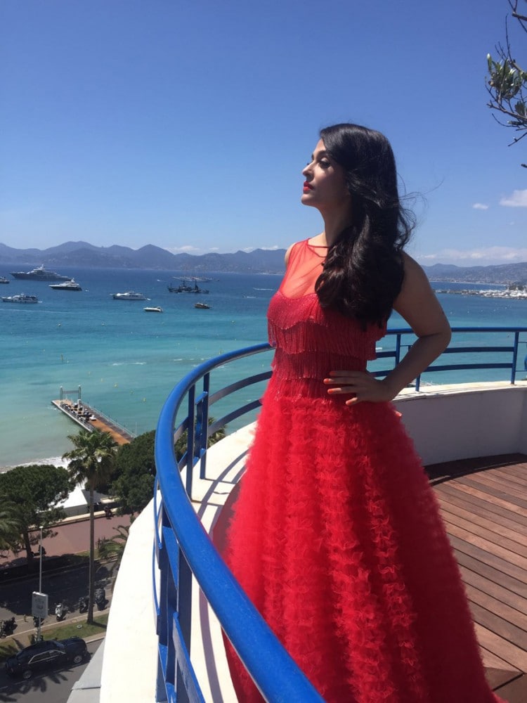 Aishwarya Rai is Speechlessly Beautiful at Cannes 2017 | DESIblitz