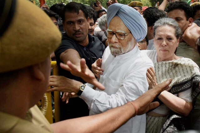 file photo of Sonia Gandhi and former PM Manmohan Singh in New Delhi.