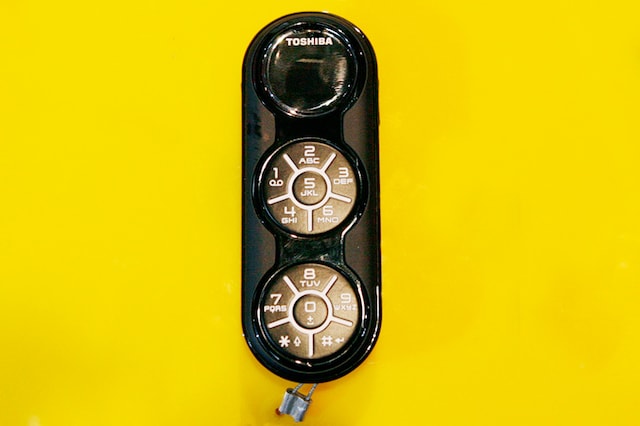 Portege G450 mobile phone by Toshiba. (Image: REUTERS/Albert Gea)