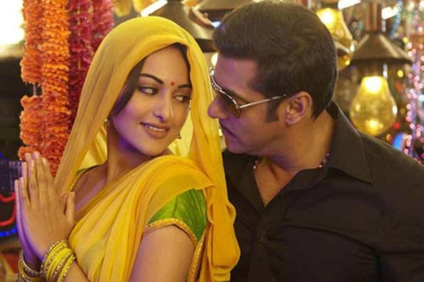 Salman Khan Along With Arbaaz Khan and Sonakshi Sinha is Back Home for  Dabangg 3