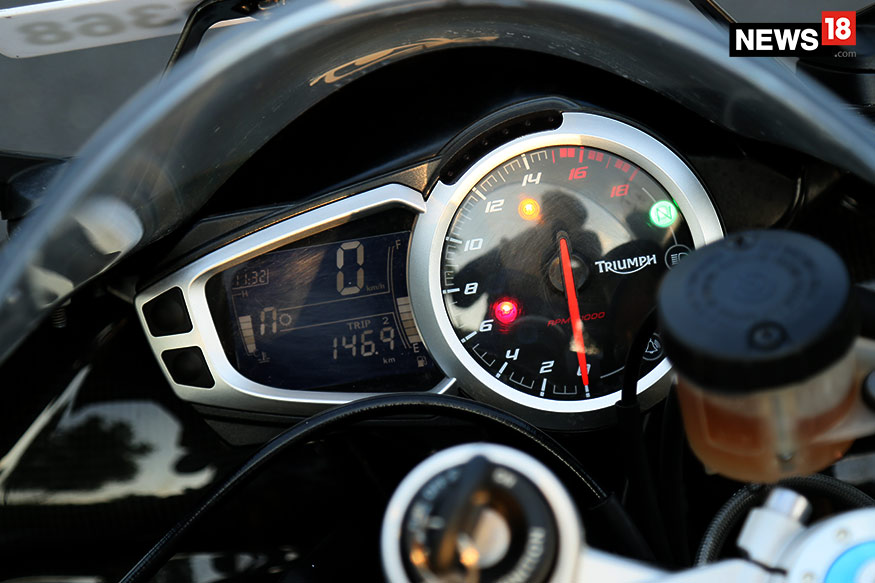 Triumph Daytona 675r Review A Shotgun Among The Swords Triumph Daytona 675r Review A Shotgun Among The Swords