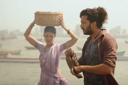 While Riteish plays the role of a street musician in the film, Nargis essays the role of a DJ. While Riteish plays the role of a street musician in the film, Nargis essays the role of a DJ.