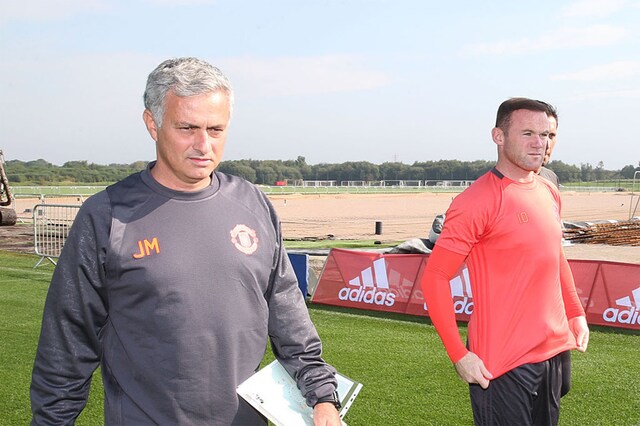 Wayne Rooney and Jose Mourinho. (Getty Images)