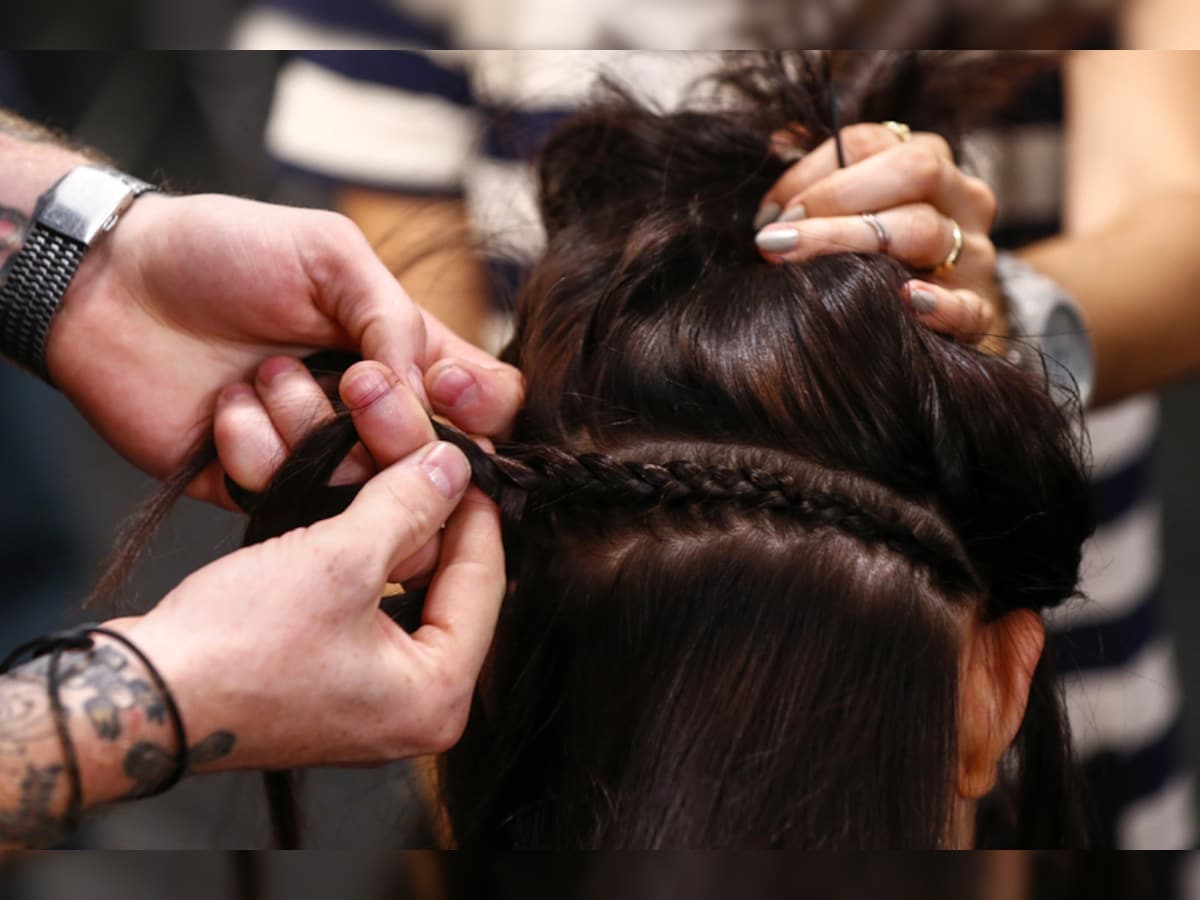 5 Hairstyles That Only Look Good On Oily Hair