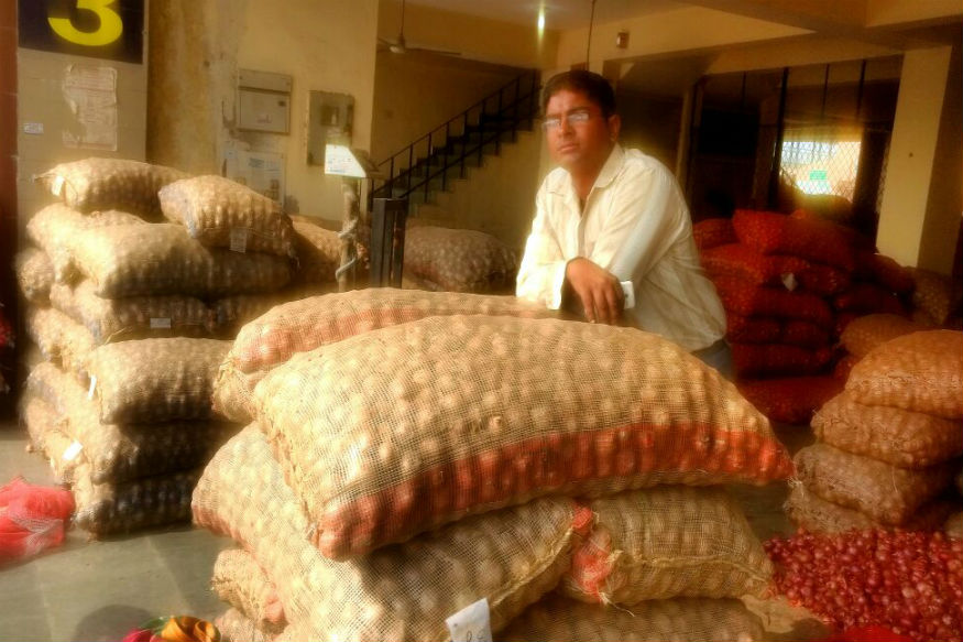 PM Modi's Clampdown on Black Money Leaves Ghazipur Mandi Deserted News18