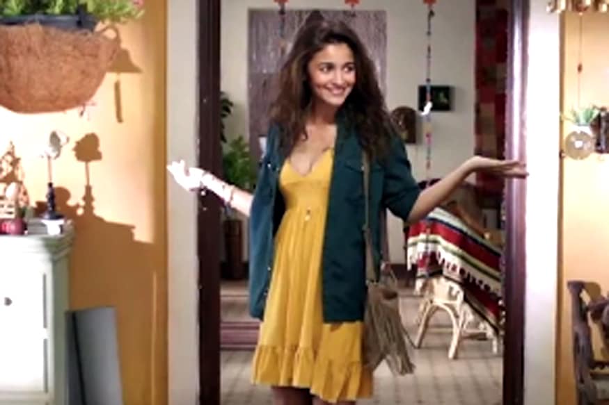 Dear Zindagi 10 Outfits of Alia Bhatt You d Want to Steal From