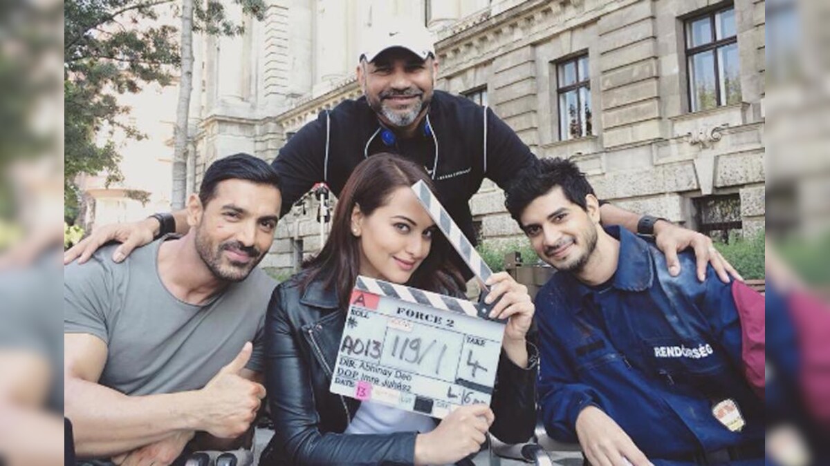 John Abraham, Sonakshi Sinha Pay Tribute to Soldiers at Amar Jawan Jyoti