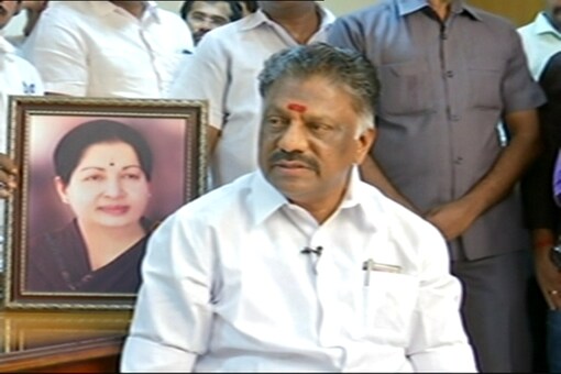 Tamil Nadu's deputy CM O Panneerselvam. (File photo)