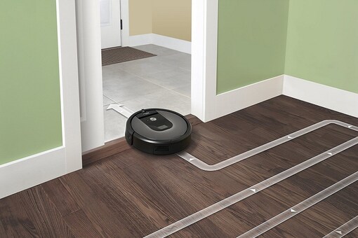 It can run up to 75 minutes, then automatically recharges and resumes cleaning to complete the entire job. (Image: Amazon.com)