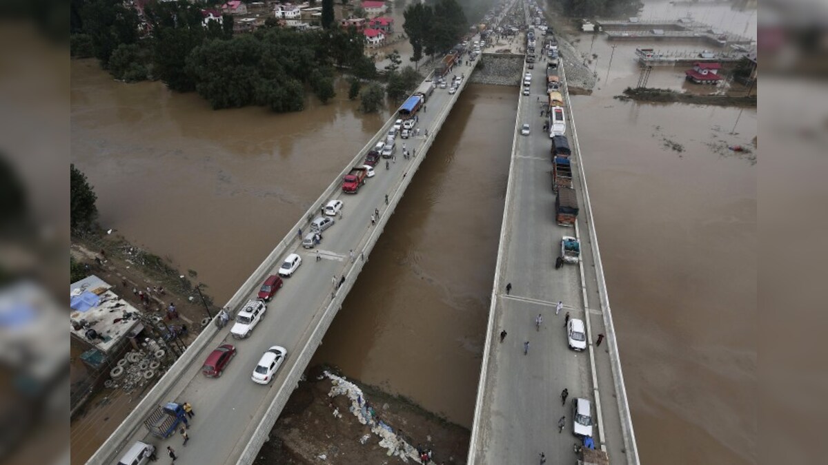 Water Level in Jhelum Near Danger Mark Kashmir Braces For Floods News18