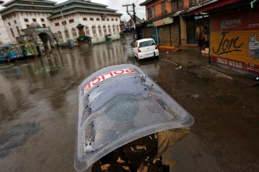 Barrack Burnt in Srinagar Jail After Inmates Clash With Authorities in Overnight Violence