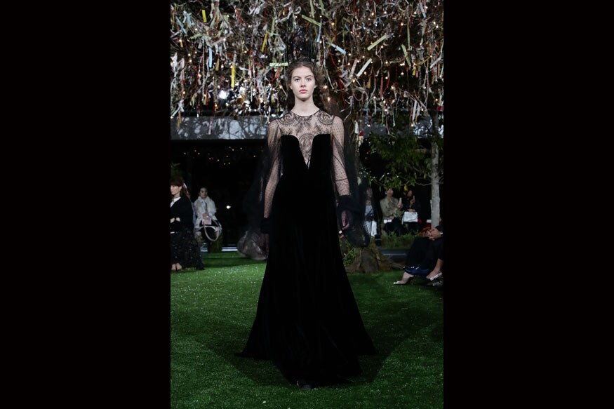 Dior - 2017 Spring/Summer Haute Couture Collection Show - News18